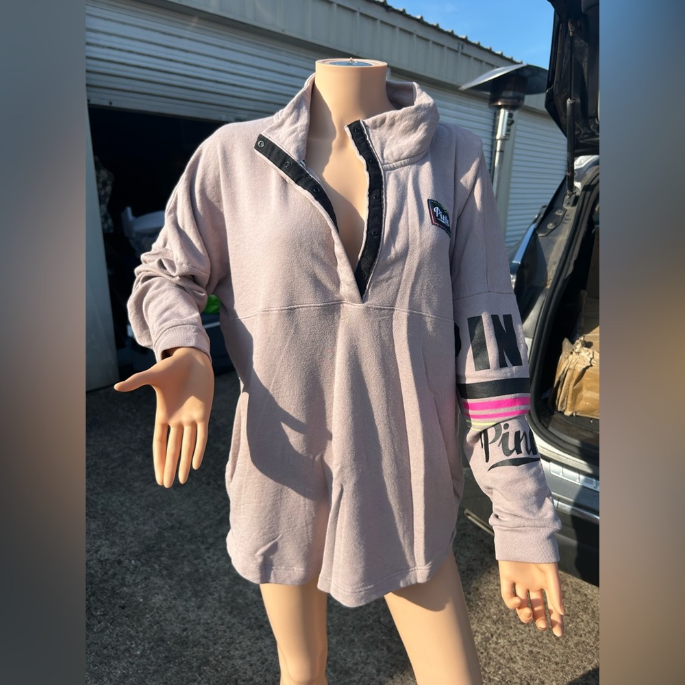 Pullover 1/4 snap buttoned sweatshirt